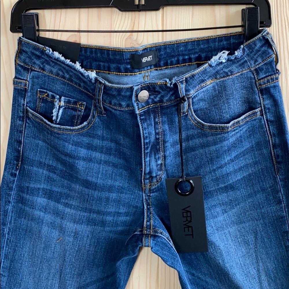 Vervet Demim size 27 straight fit 3/4 length jean